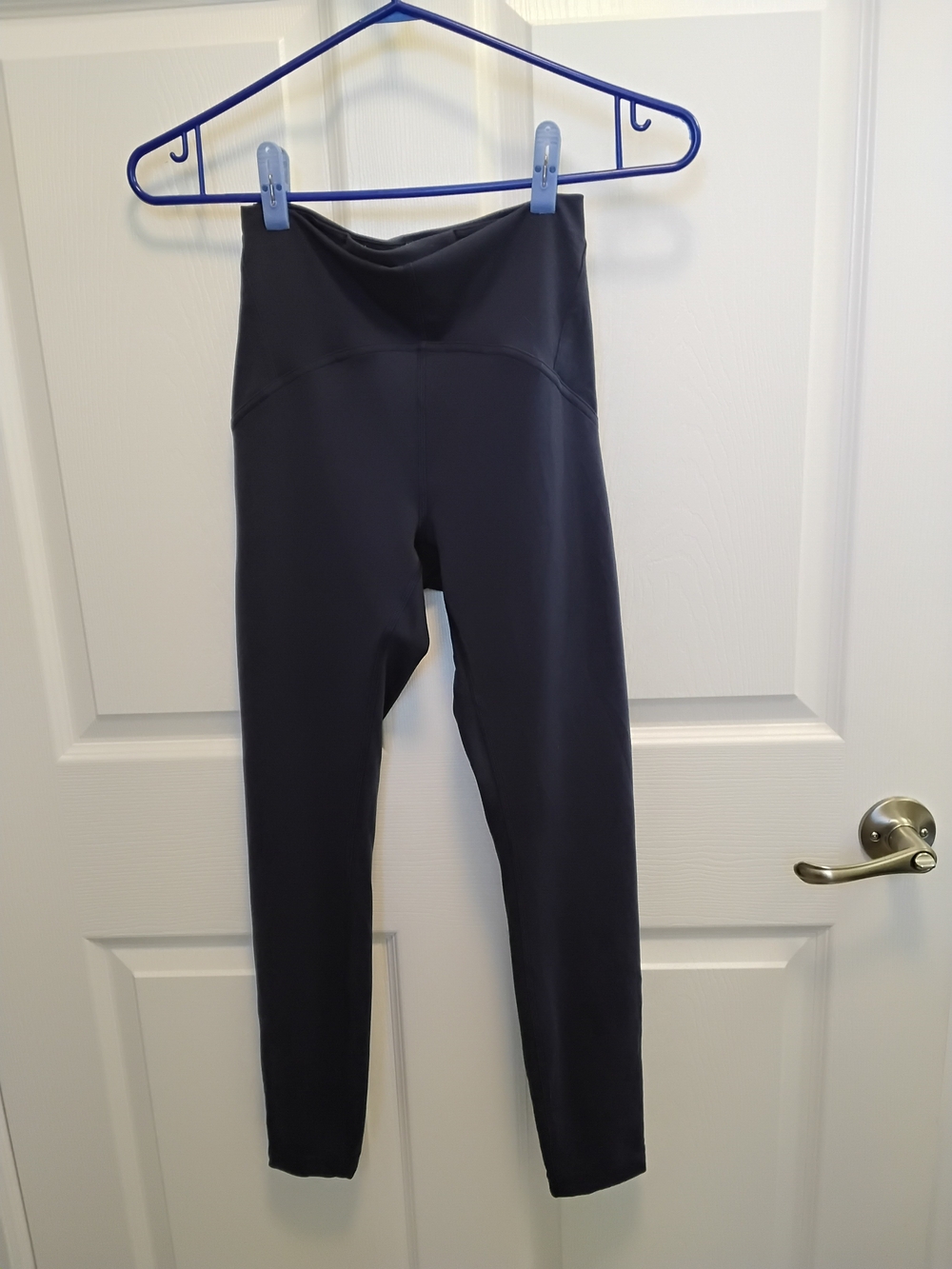 LULULEMON womens High Rise Leggings True Navy SIZE 4